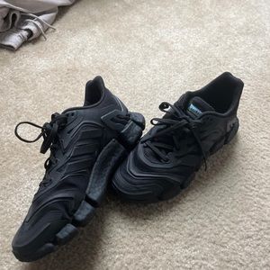 Women’s 7  Men’s 5 Climacool Vento Shoe